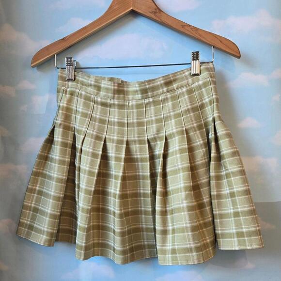 Punk rock plaid pleated school skirt in Green and tan - Picture 1 of 3